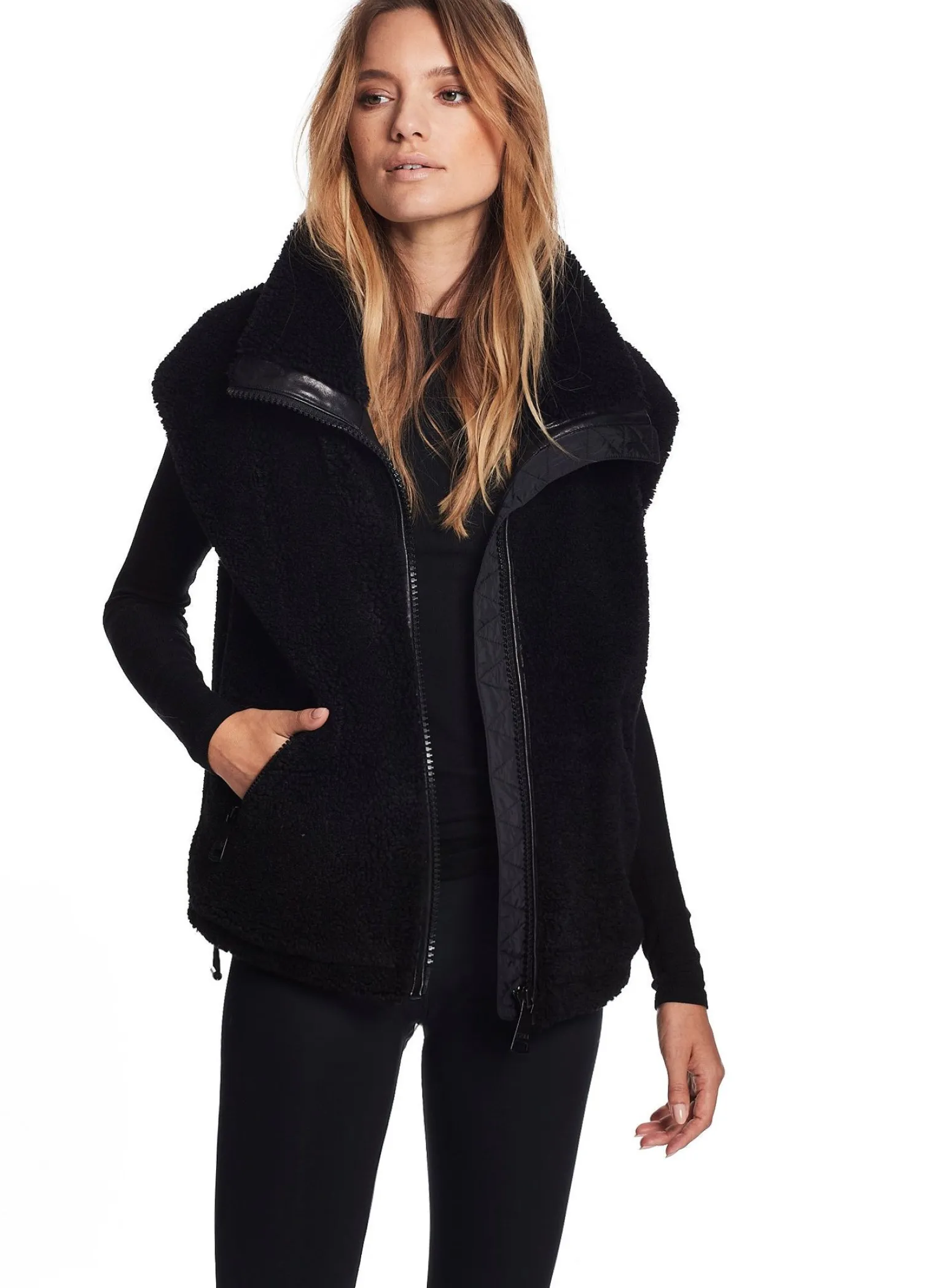 sherpa_vest_5-2.webp Sherpa Vest